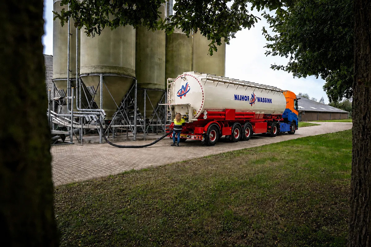 Feed tanker being loaded at silos